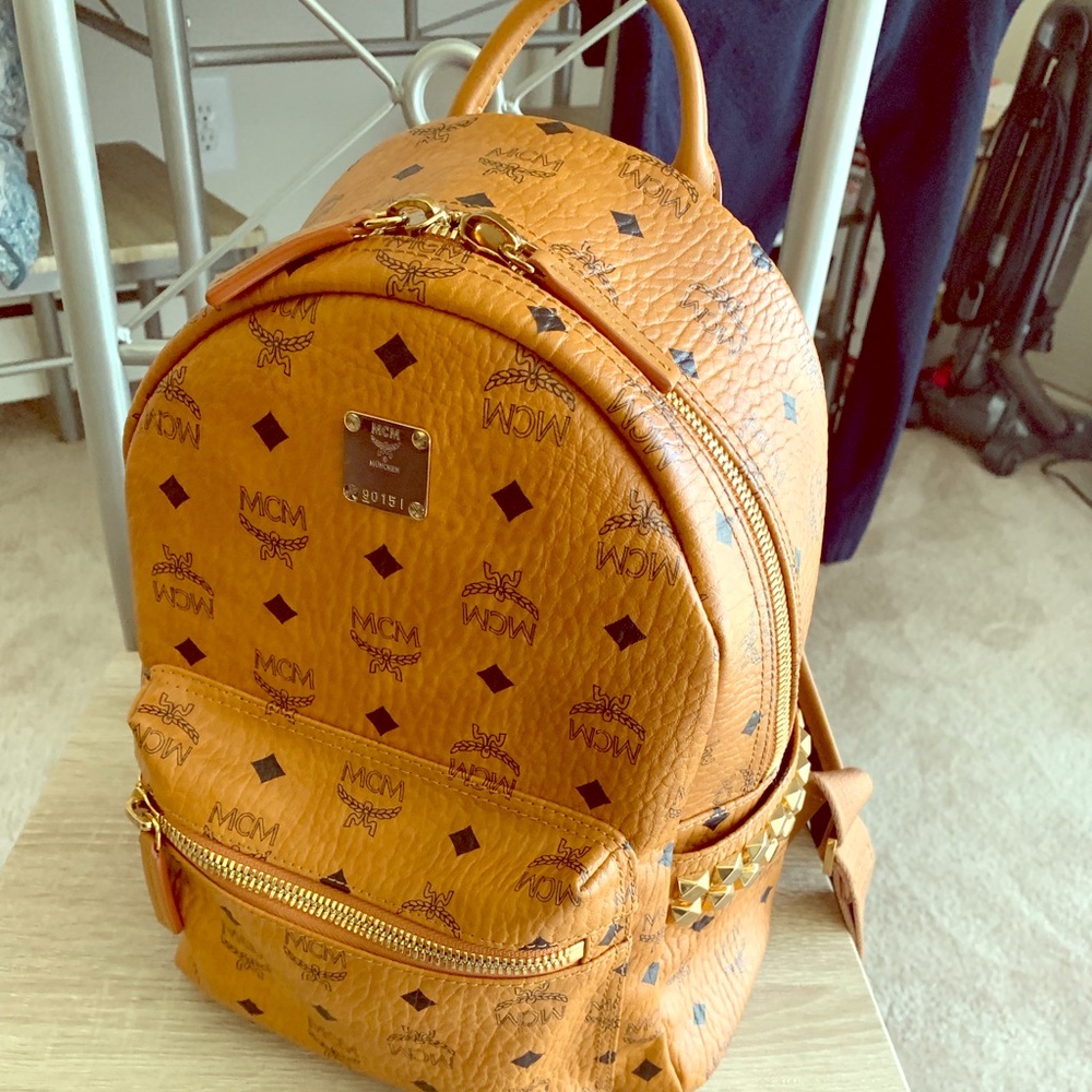 MCM medium backpack with side visetos
